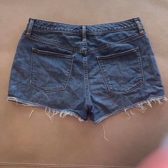 Universal thread High Rise Shortie Size 8 - Picture 4 of 9